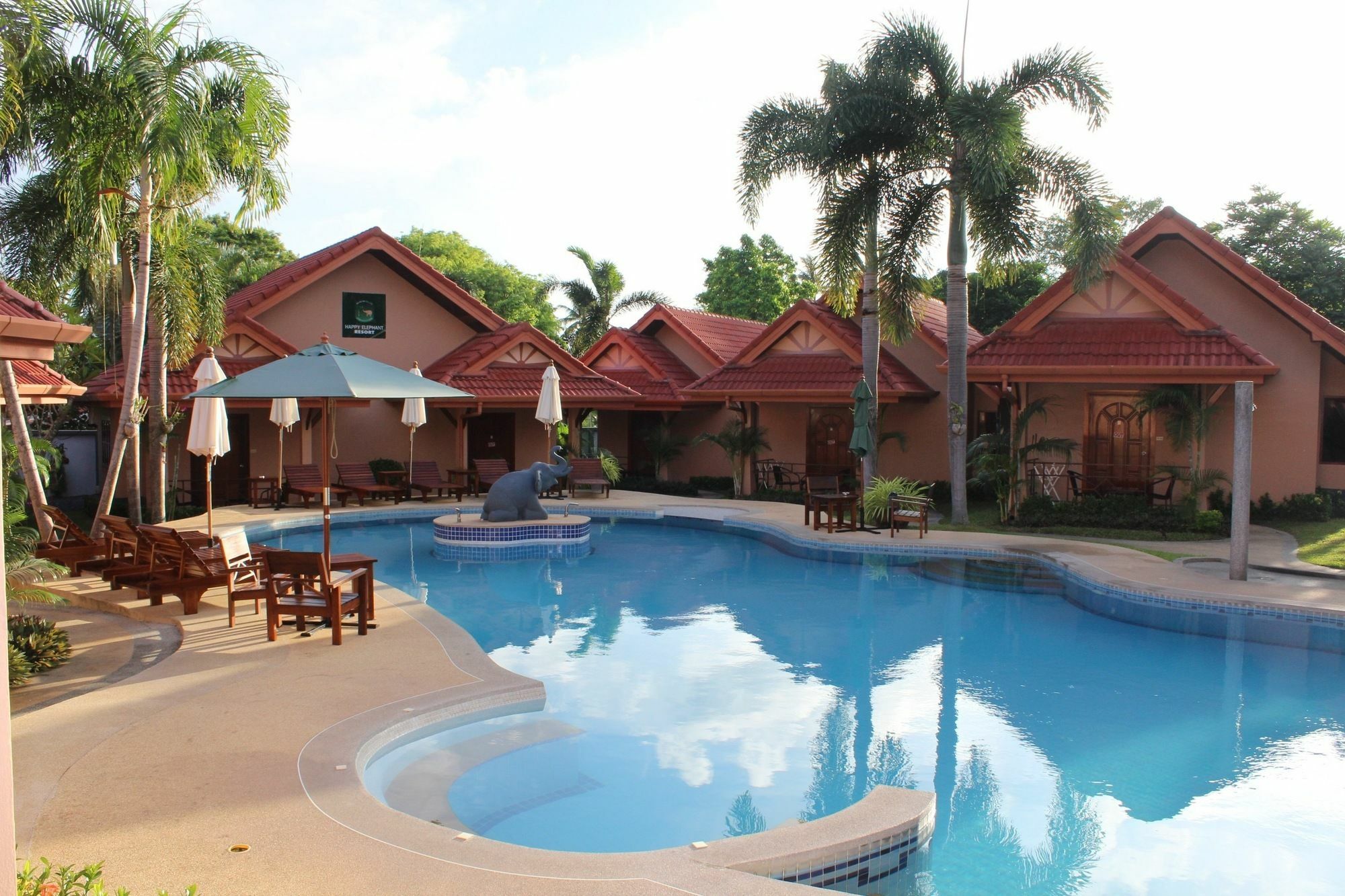 The Resort Happy Elephant Rawai Exterior foto