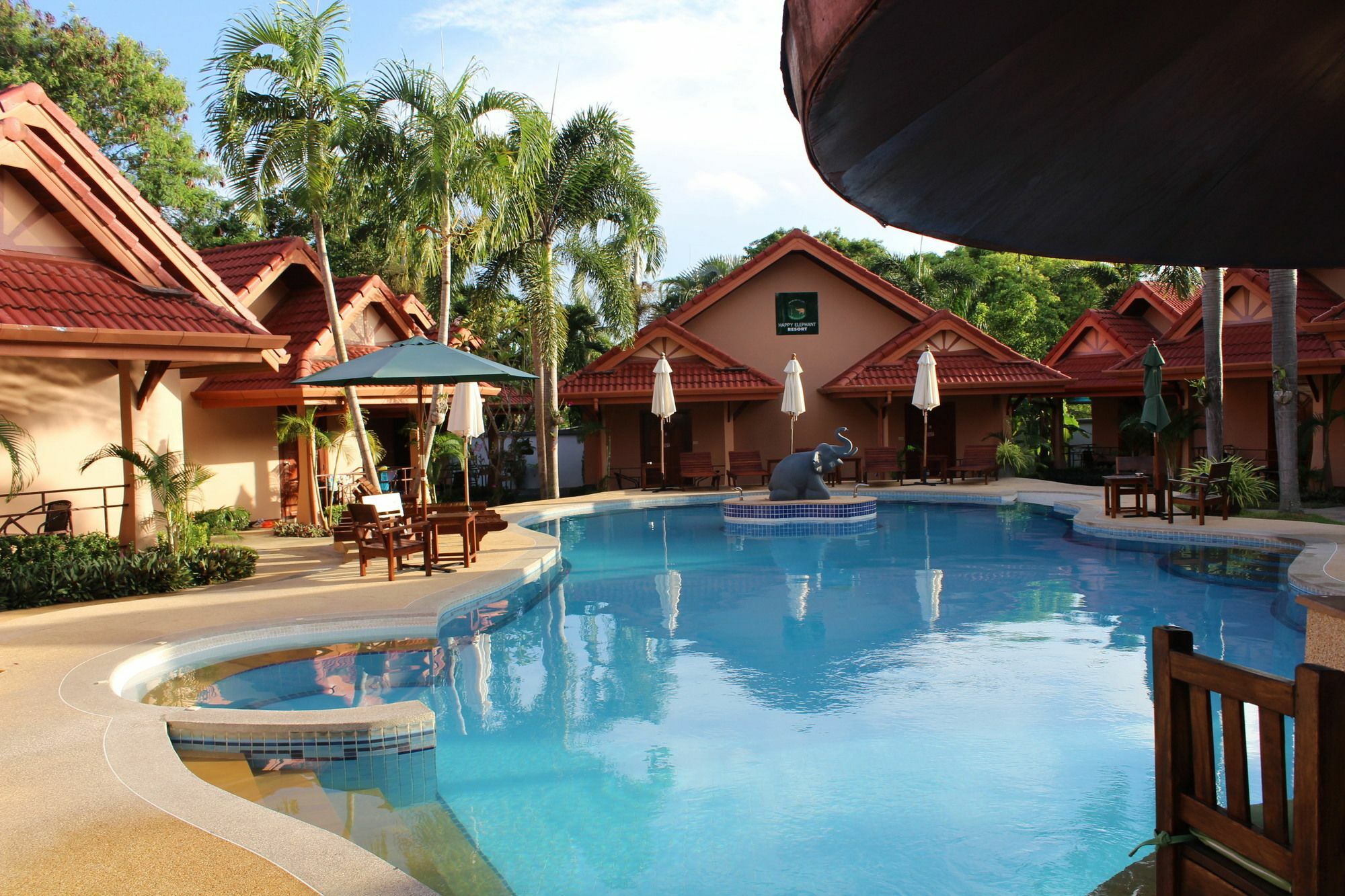 The Resort Happy Elephant Rawai Exterior foto